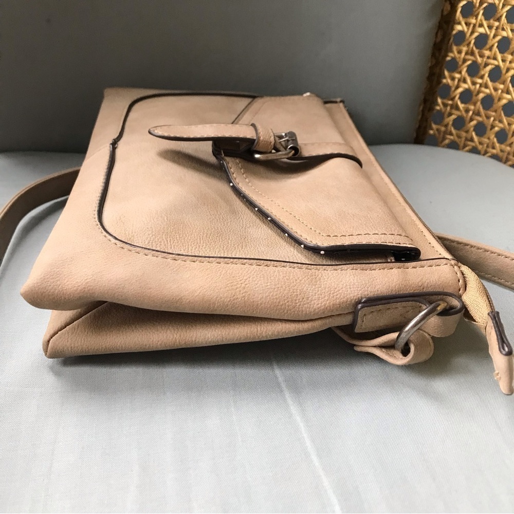 NEW! Beige faux leather mini crossbody bag - Picture 3 of 10
